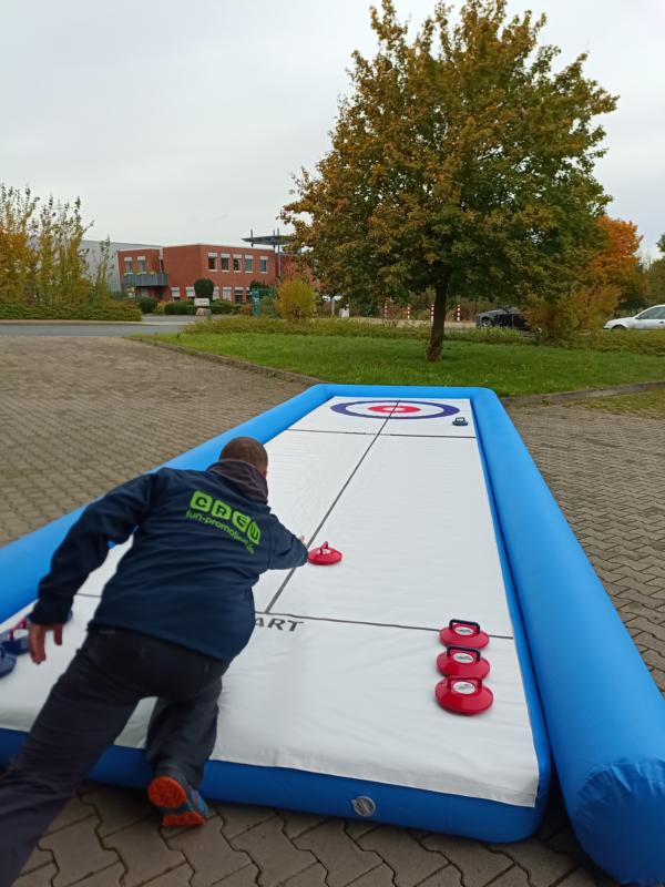 Curlingbahn in Aktion